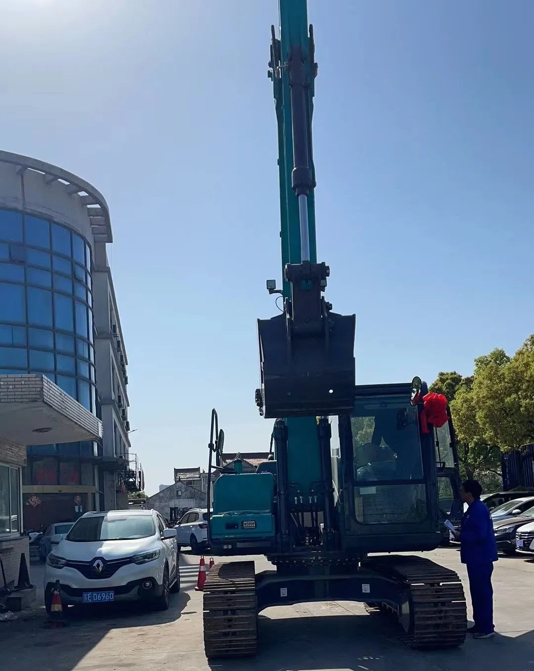 防疫、交机两手抓！3499拉斯维加斯线路智能挖掘机顺利交付获好评