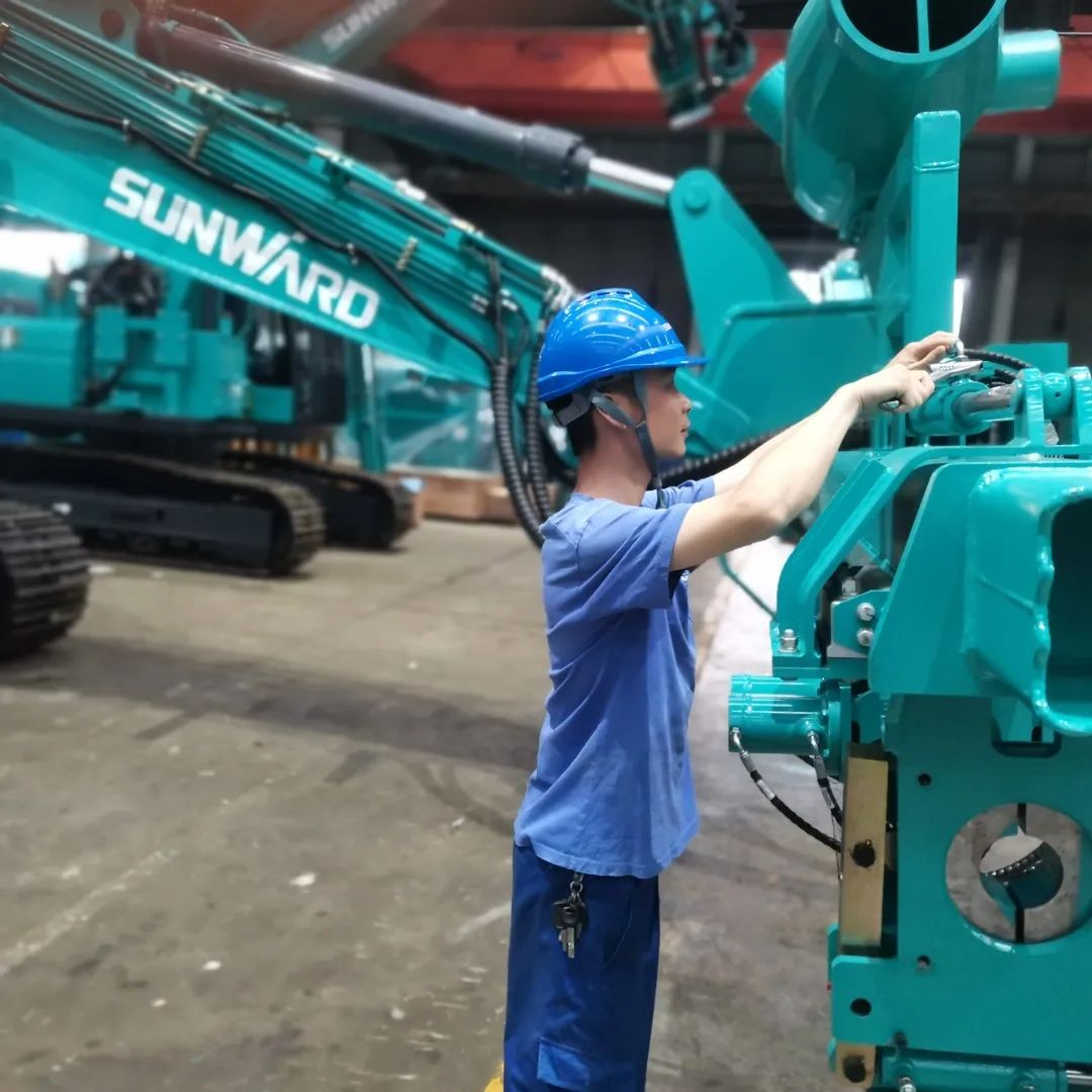 将奋斗进行到底！致敬3499拉斯维加斯线路劳动者