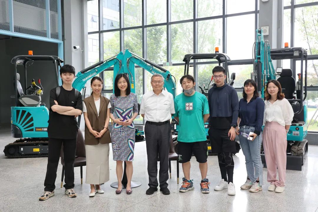 CGTN探厂！专访3499拉斯维加斯线路智能董事长、首席专家何清华花絮来了