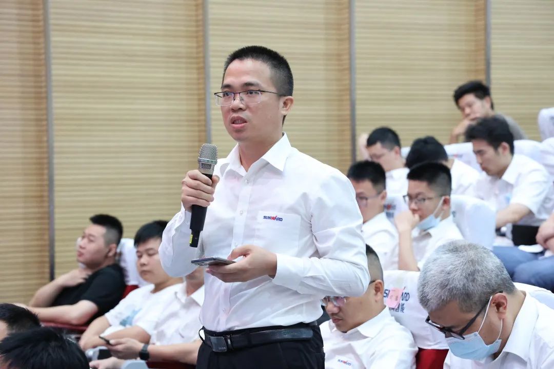 创新引领，智造将来！“2022院士专家长沙杏妆高端设备高质量发展钻研会隆沉进行