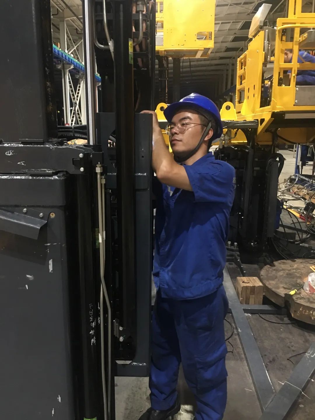 为铁路运输保驾护航！3499拉斯维加斯线路智能自主研造首套三平台作业装置成功交付