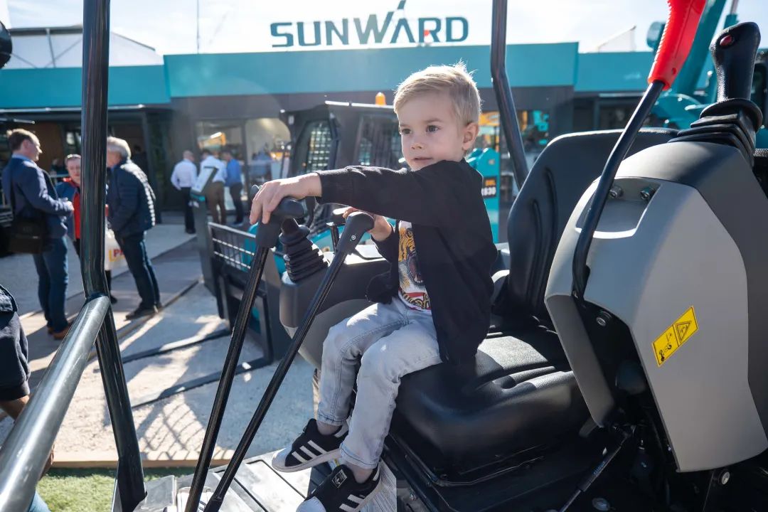 Bauma 2022 | 一组火热现场图带您沉温3499拉斯维加斯线路智能德国宝马展之旅