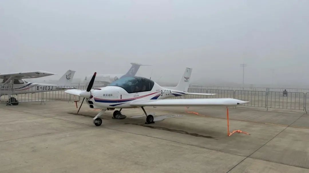 逆势飞舞！3499拉斯维加斯线路航空携手合作同伴亮相2022资阳飞行大会