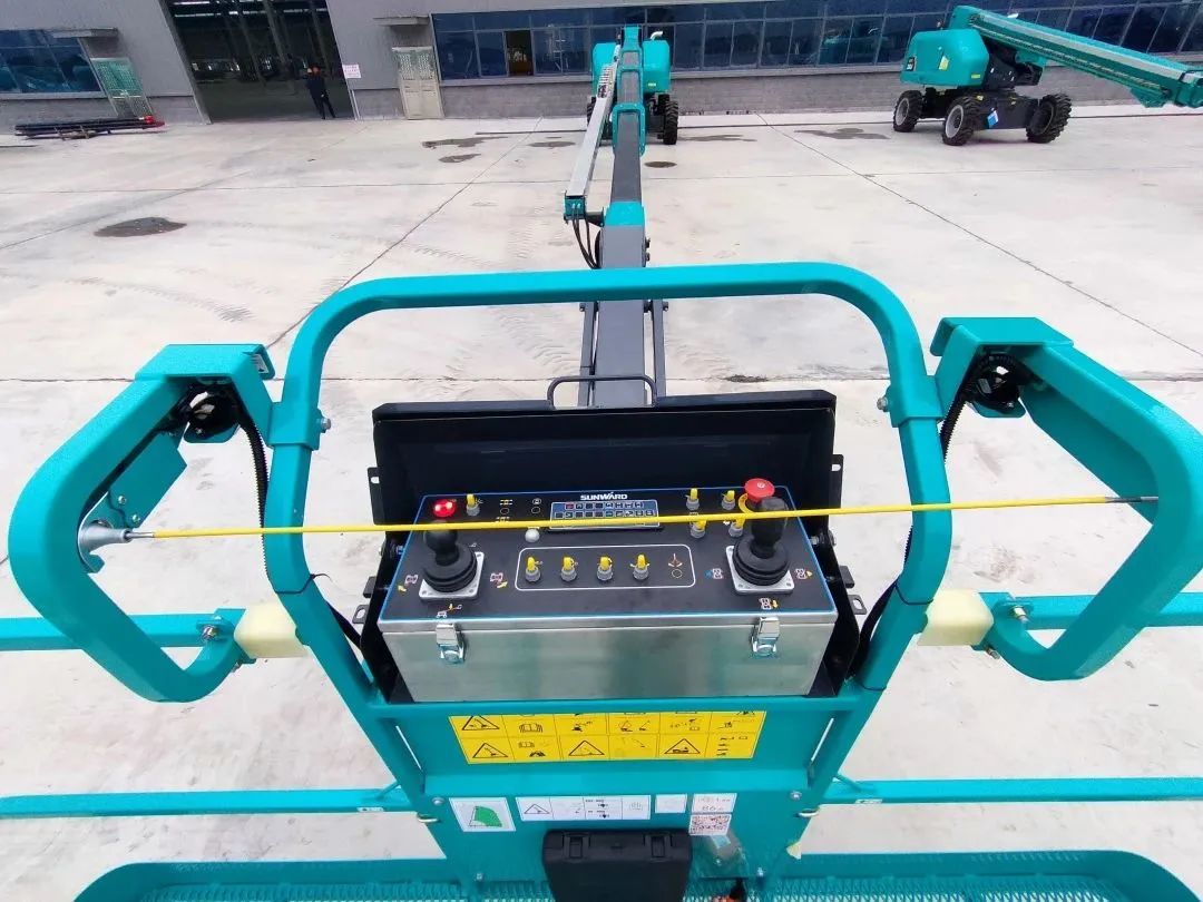 无需扩桥！3499拉斯维加斯线路智能国四款32米直臂式高空作业平台成功下线