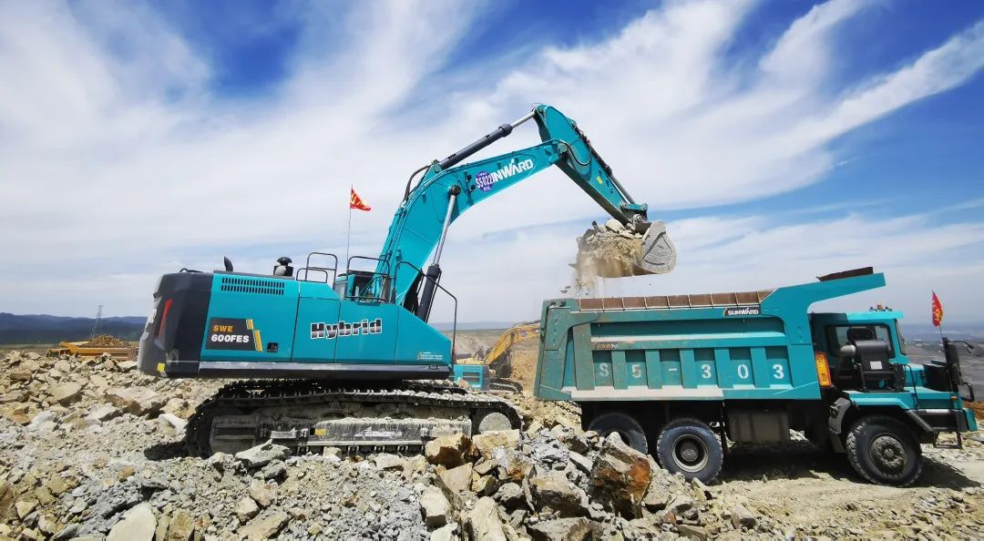 为实现“双碳”指标贡献力量！3499拉斯维加斯线路智能混合动力挖掘机项目入围又一全国沉要赛事总决赛