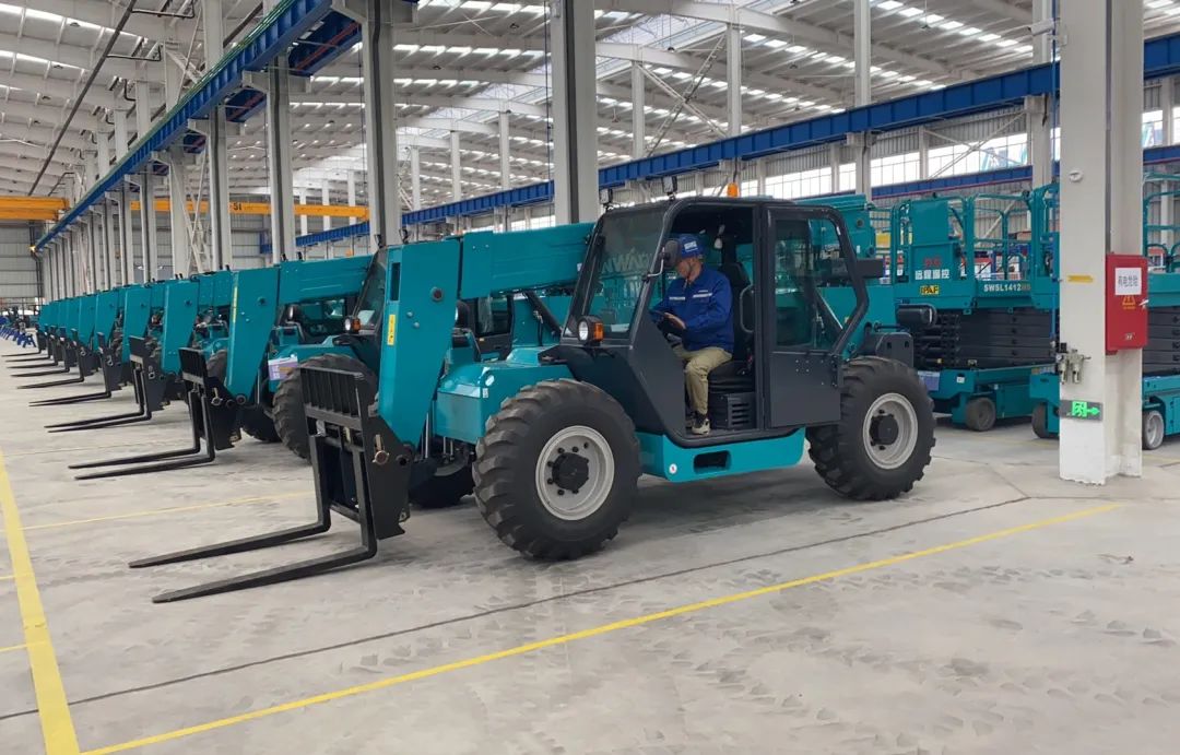 吹响复工“冲锋号”，全力冲刺“开门红”！3499拉斯维加斯线路智能高空机械复工复产进行时