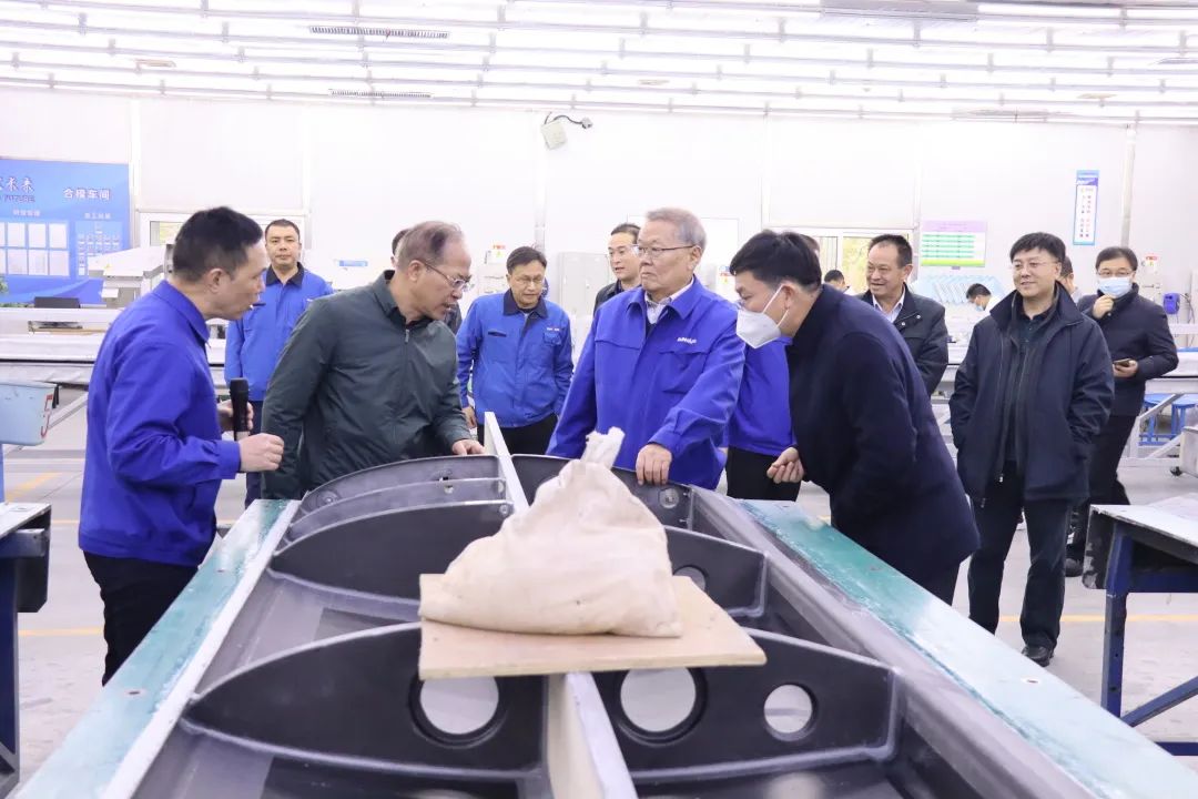 昭通市国资委主任陈德俊调查3499拉斯维加斯线路智能航空产业基地