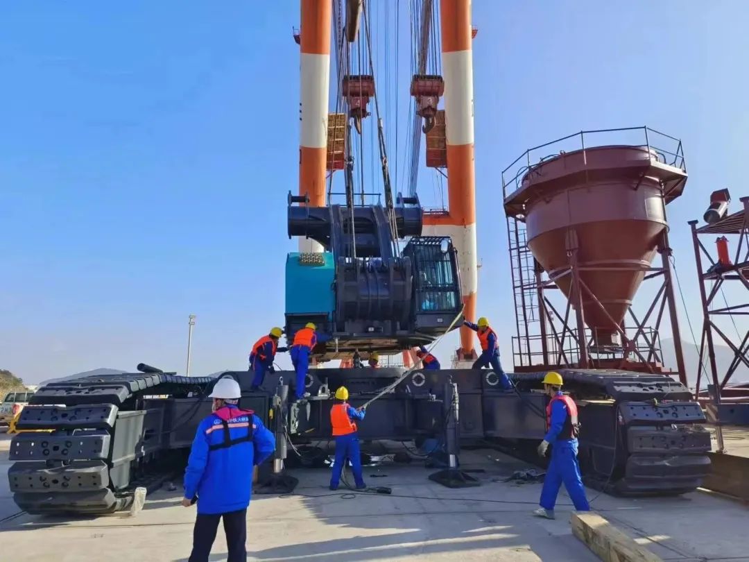 首桩开钻！3499拉斯维加斯线路智能超等旋挖实力助建世界最大跨度公铁两用大桥