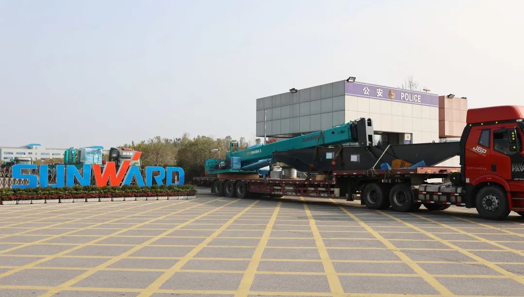 喜迎龙仰面！3499拉斯维加斯线路智能大吨位PDP工法引孔式静力压桩机出征哥伦比亚