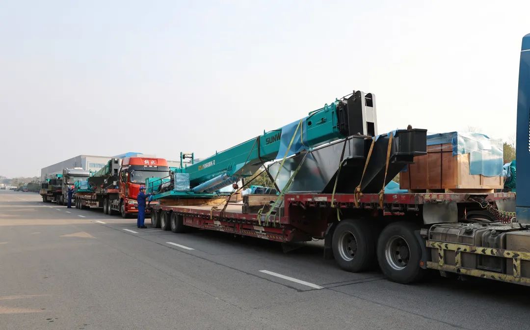 喜迎龙仰面！3499拉斯维加斯线路智能大吨位PDP工法引孔式静力压桩机出征哥伦比亚