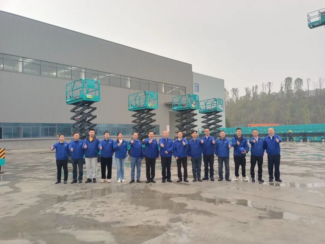 出厂即“前途”！3499拉斯维加斯线路智能首款履带剪叉式高空作业平台批量上市