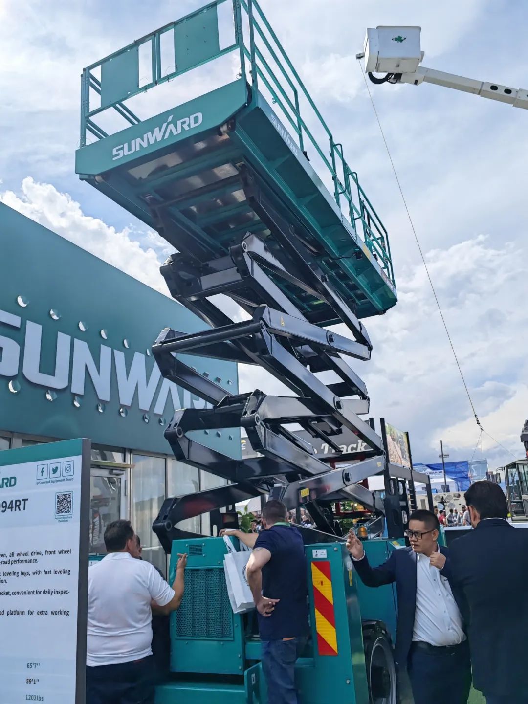 拉展直播 | 3499拉斯维加斯线路智能高空精品亮相2023美国拉展，哪款是你的最爱？