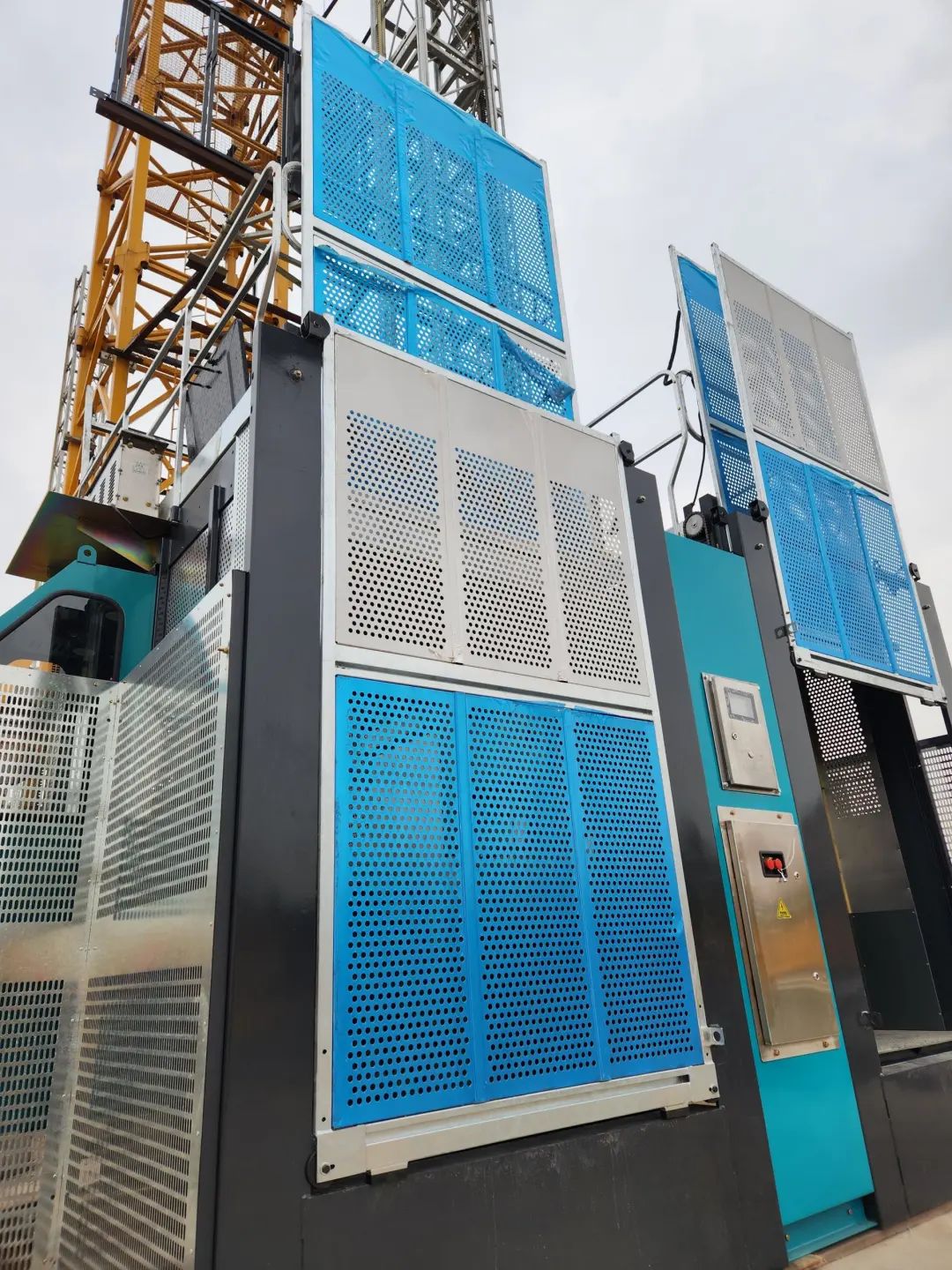 科技显能、再添新品！3499拉斯维加斯线路江麓智能施工起落机成功下线