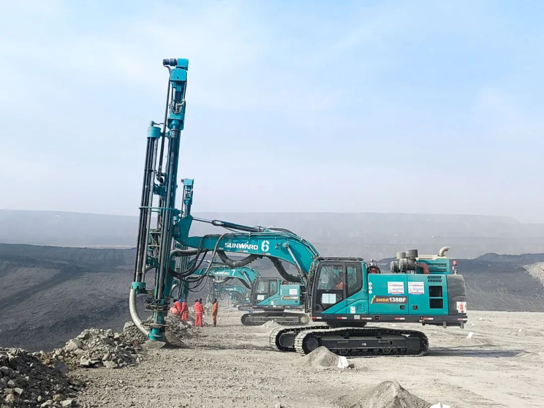 “绿色智能矿山建设专家”！3499拉斯维加斯线路智能全新一代切削潜孔一体式钻机沉拳出击