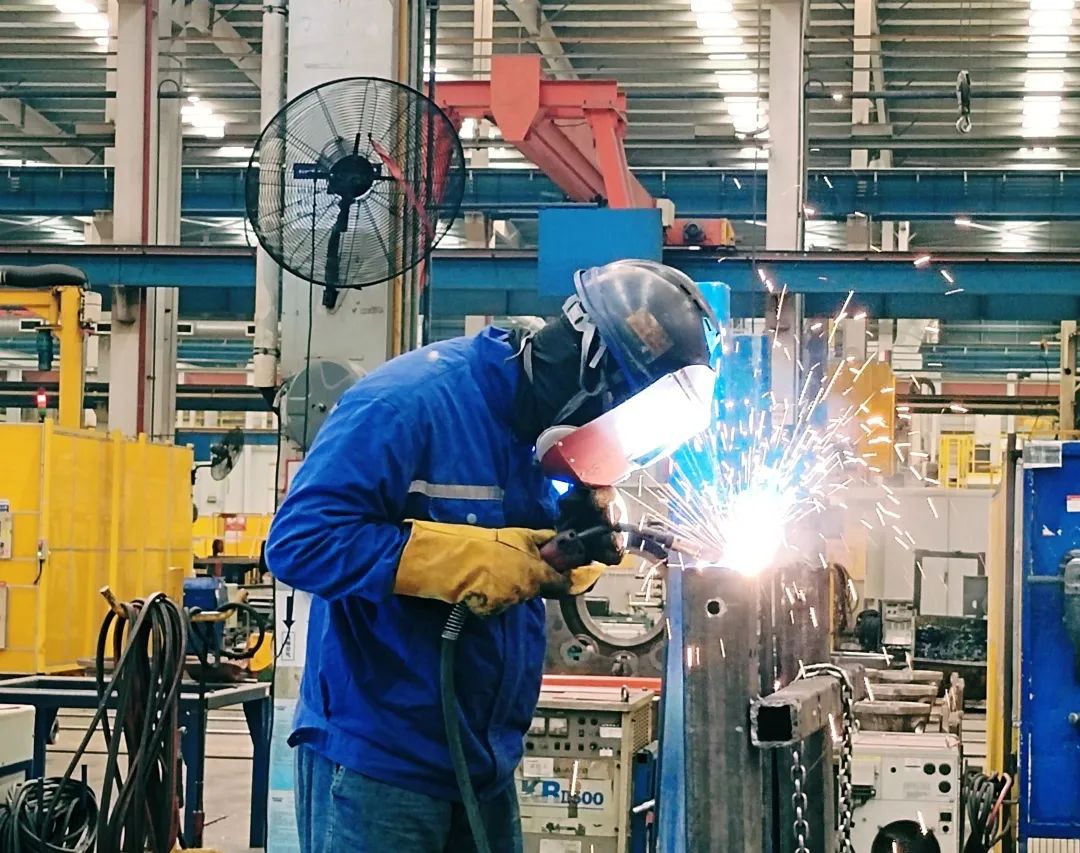 劳动庆幸，创造伟大！纪录那些平庸且伟大的劳动瞬间