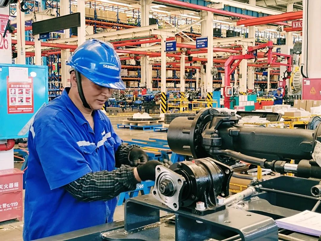 劳动庆幸，创造伟大！纪录那些平庸且伟大的劳动瞬间