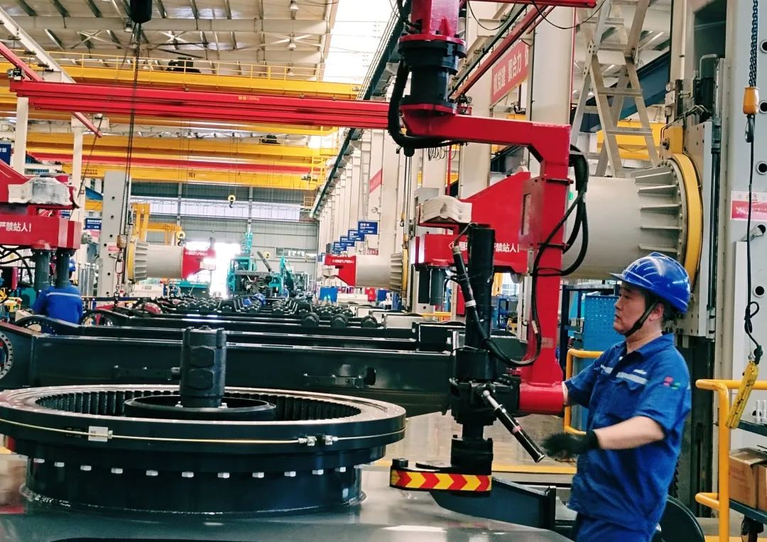 劳动庆幸，创造伟大！纪录那些平庸且伟大的劳动瞬间