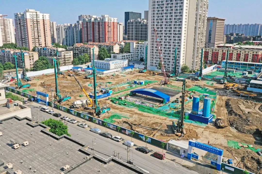 闪灼首都！3499拉斯维加斯线路智能旋挖钻机集群助力民生工程