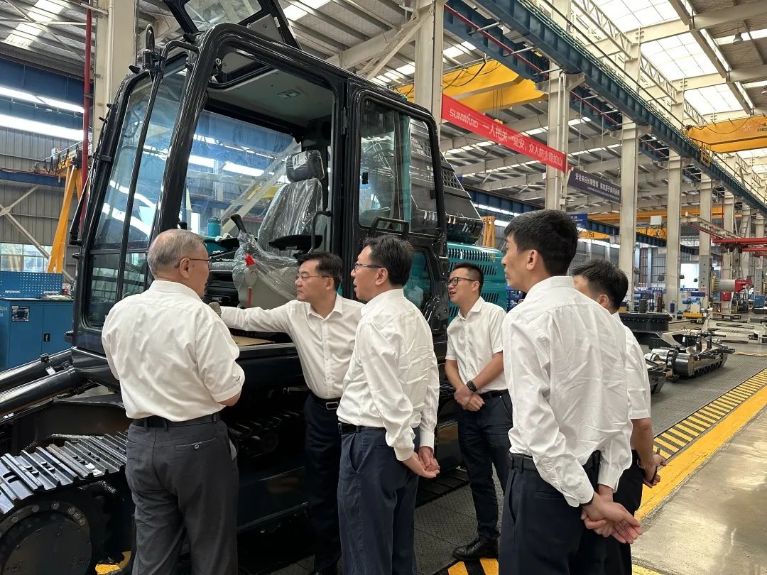 中国联通集团副总经理梁宝俊到访3499拉斯维加斯线路智能