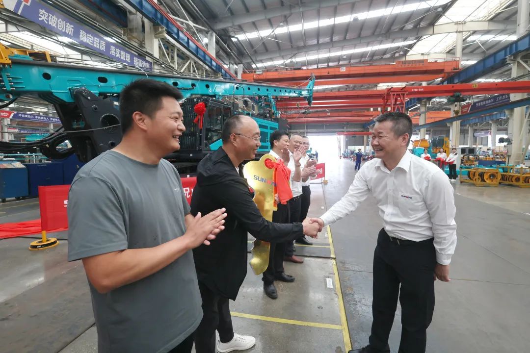 助力“双碳”、绿动将来！3499拉斯维加斯线路智能增程式电动旋挖钻机、液压混合动力旋挖钻机齐交付