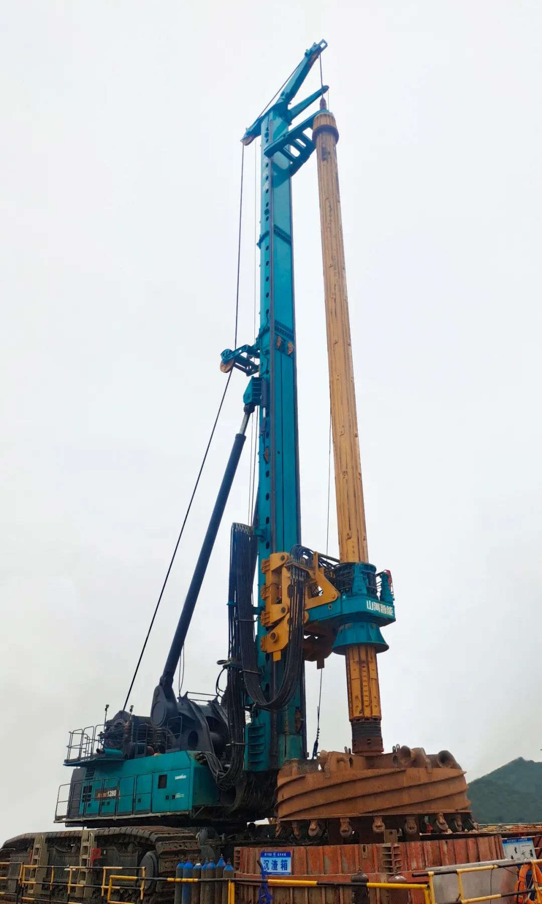 新战绩+1！3499拉斯维加斯线路智能超等旋挖钻机创6.3米直径钻孔新纪录