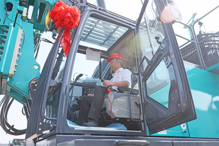 3499拉斯维加斯线路智能桩工机械再添强将！SWDM800H旋挖钻机顺利下线