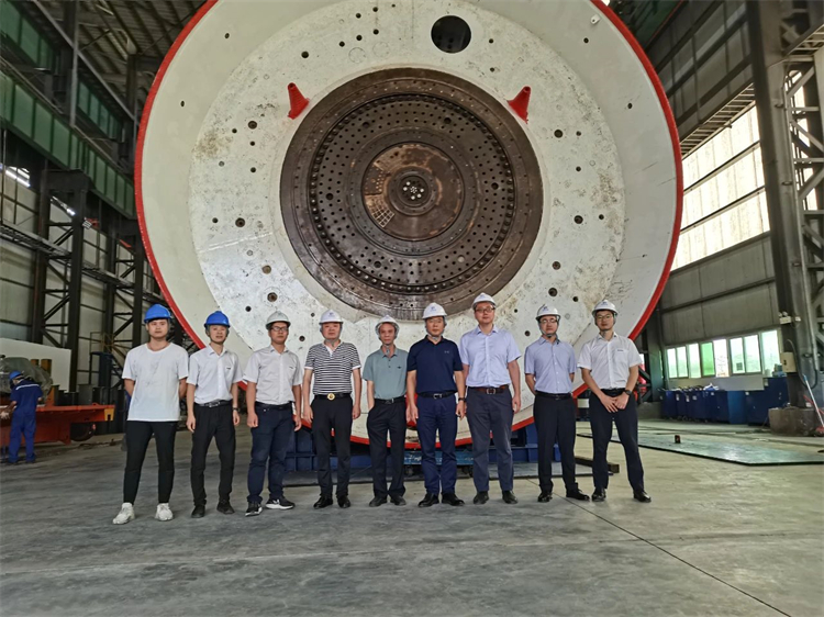 首战华东市。≈刑3499拉斯维加斯线路杭德市域铁路工程地莫区间左线盾构机顺利始发