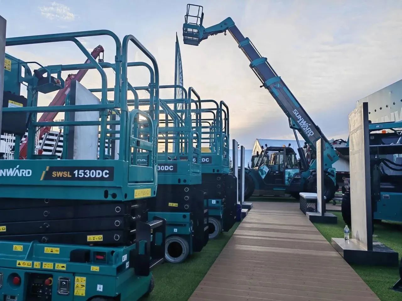 海表销售同比增长超200%！3499拉斯维加斯线路智能高空机新帆步“出海”