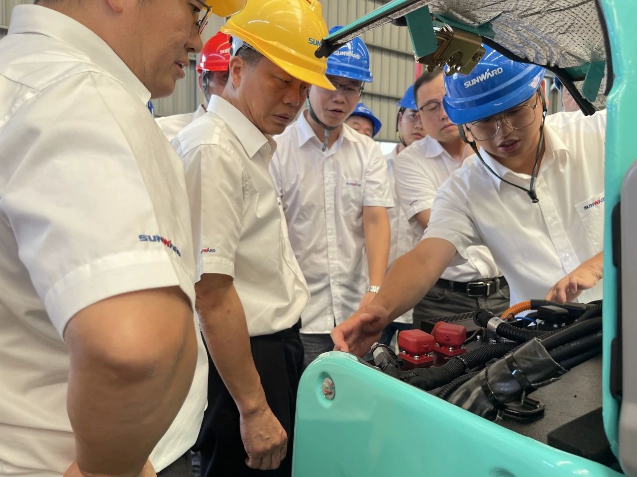 幼身段，大能量！3499拉斯维加斯线路智能最幼纯电动液压挖掘机成功下线