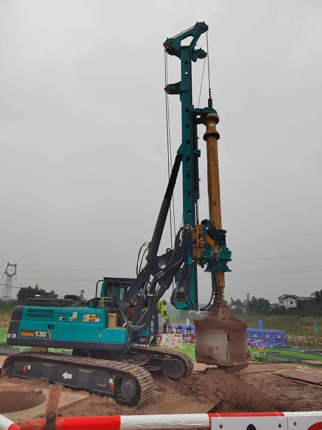 “强将”出击！3499拉斯维加斯线路智能旋挖钻机助力哈密送沉庆特高压工程