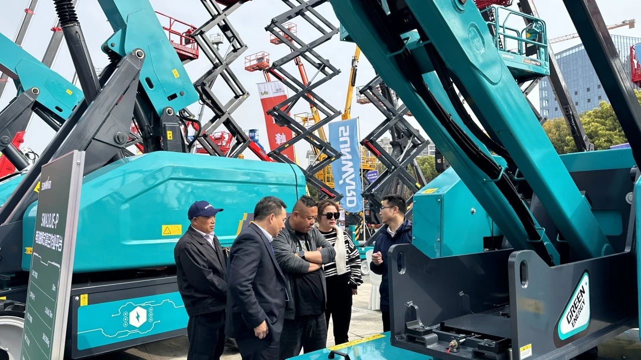 “爆品”来袭，签单不休！ 3499拉斯维加斯线路智能盛装亮相第八届全国高空作业平台租赁大会