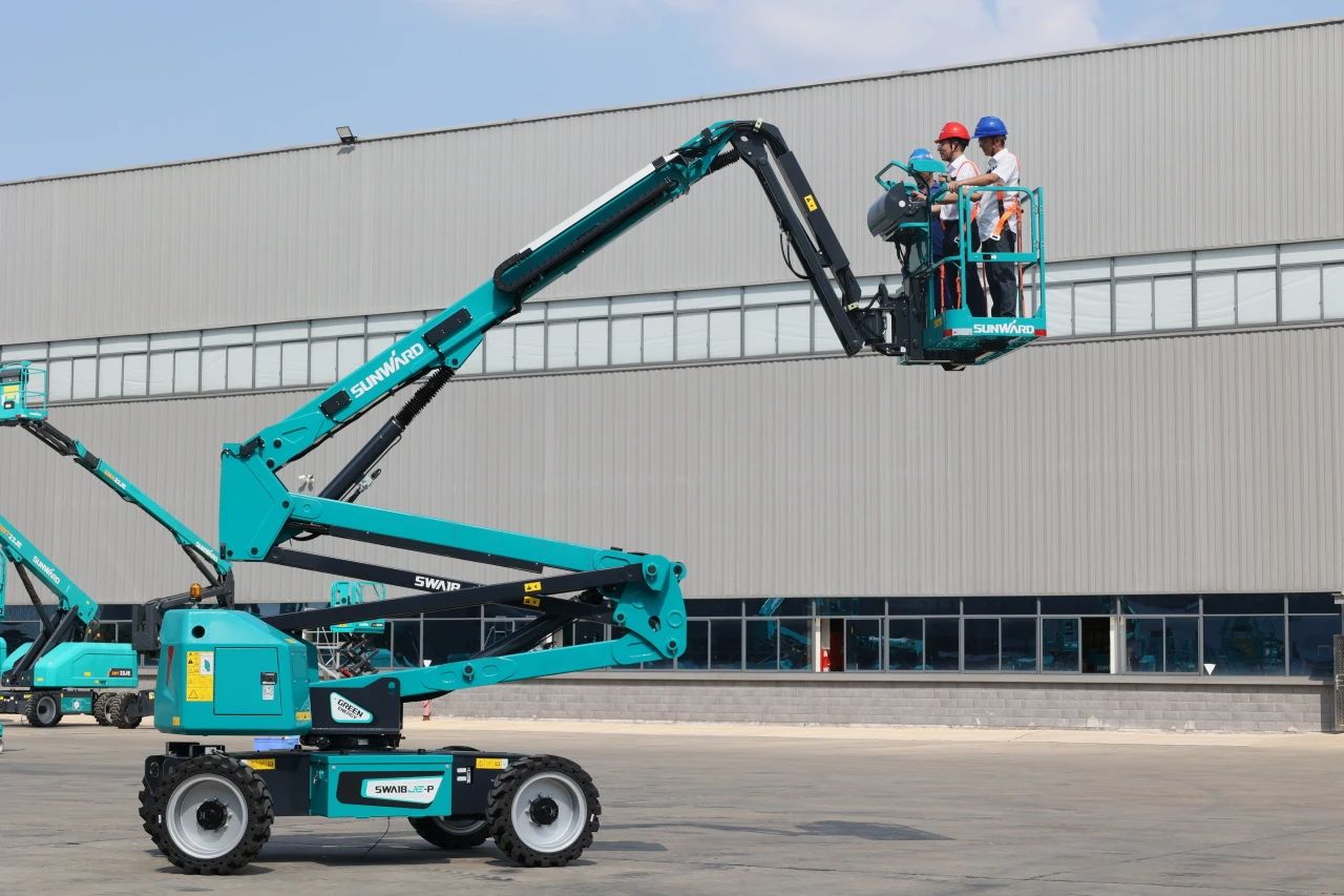 高靠得住、高安全、高机能！3499拉斯维加斯线路智能新一代P系列电动臂式高空作业平台成功下线