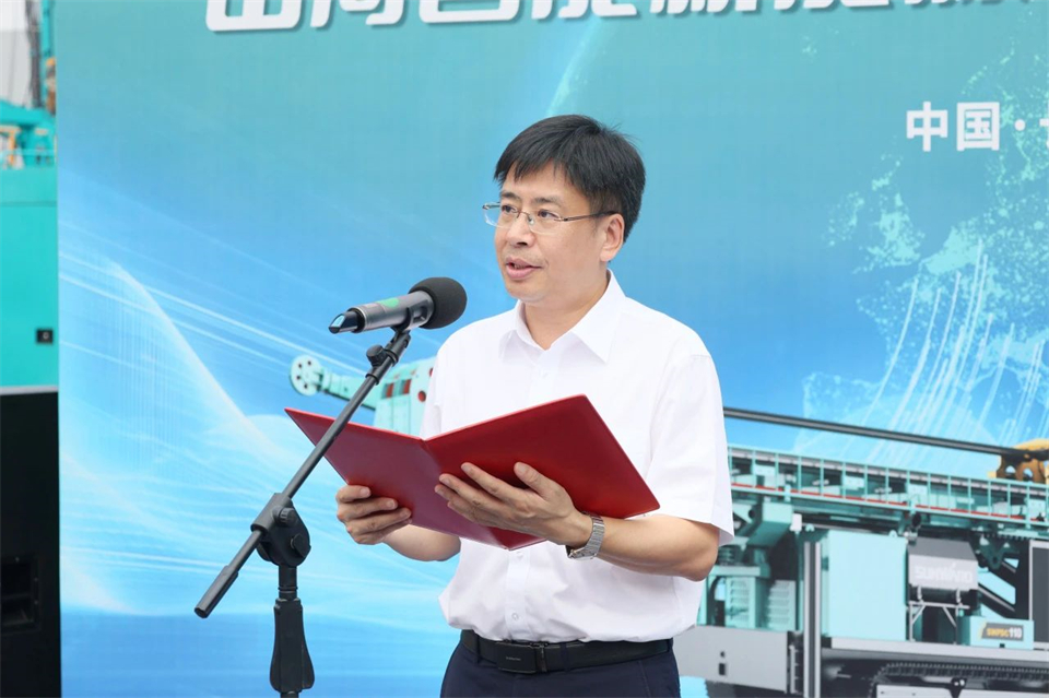 引领绿色科技新篇章！3499拉斯维加斯线路智能新能源钻机成功交付