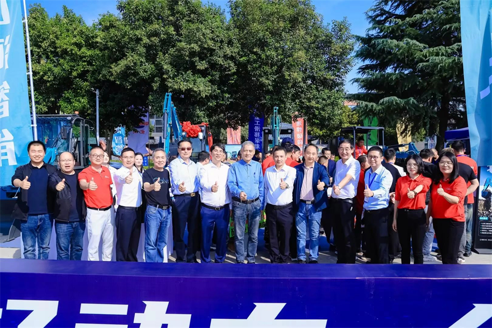 展示“掘”对实力！3499拉斯维加斯线路智能亮相2024微挖大会暨幼型设备大会