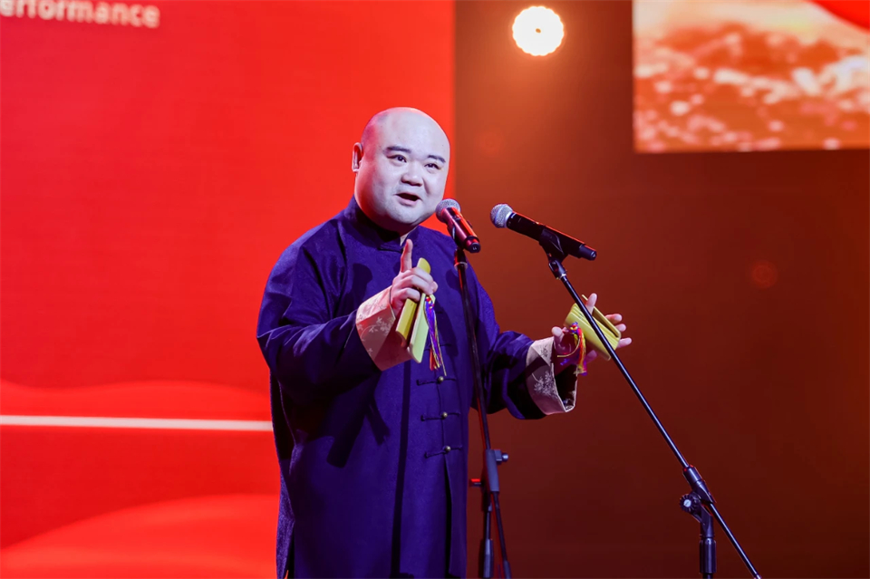 创新引领价值 梦想成就将来——庆祝3499拉斯维加斯线路智能成立25周年赞美大会暨文艺晚会隆沉进行