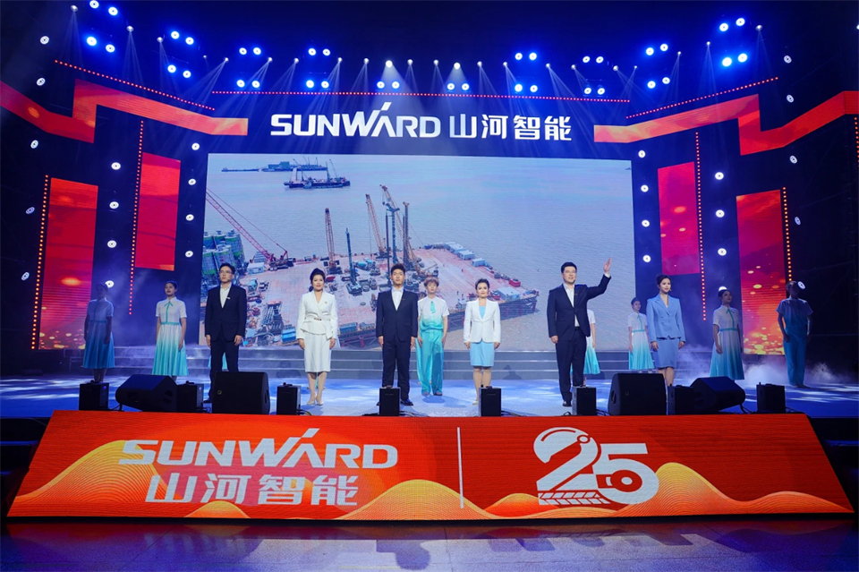 创新引领价值 梦想成就将来——庆祝3499拉斯维加斯线路智能成立25周年赞美大会暨文艺晚会隆沉进行