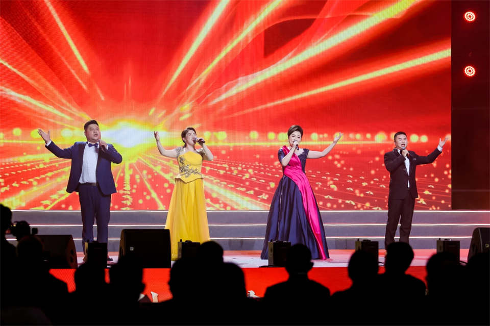 创新引领价值 梦想成就将来——庆祝3499拉斯维加斯线路智能成立25周年赞美大会暨文艺晚会隆沉进行