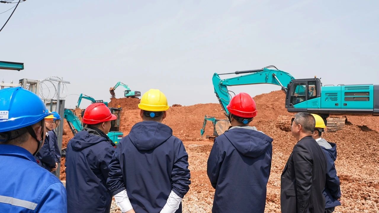 聚焦市场需要，3499拉斯维加斯线路智能三款精品工程液压挖掘机成功下线