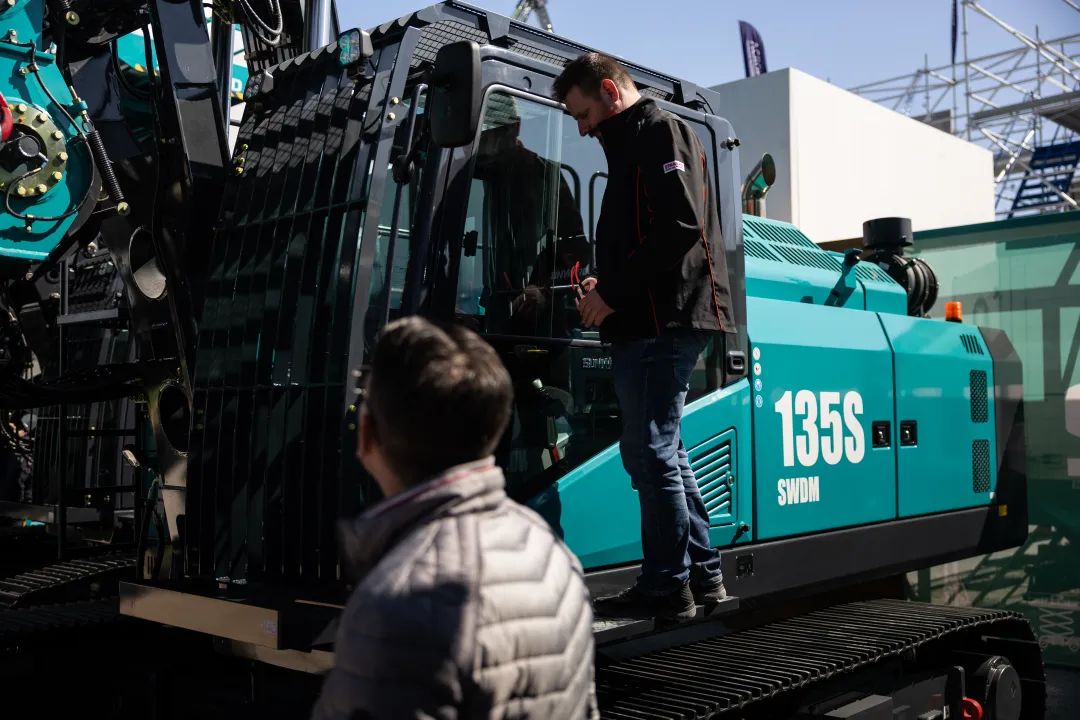 Bauma 2025 | 高端定造！3499拉斯维加斯线路智能Pro系列旋挖钻机燃爆全场