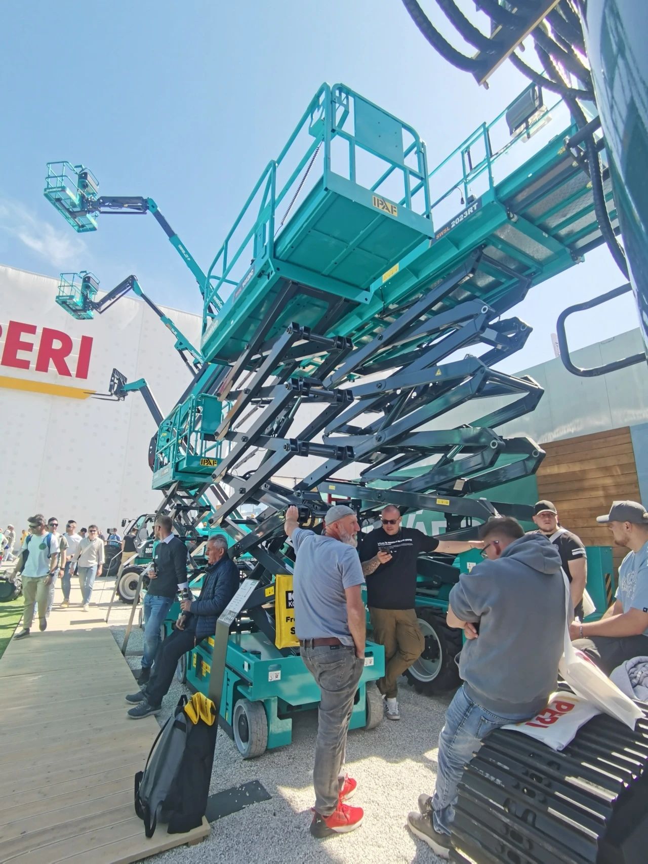 3499拉斯维加斯线路智能高空机械闪灼Bauma 2025！ 新能源技术与创新产品获全球瞩目