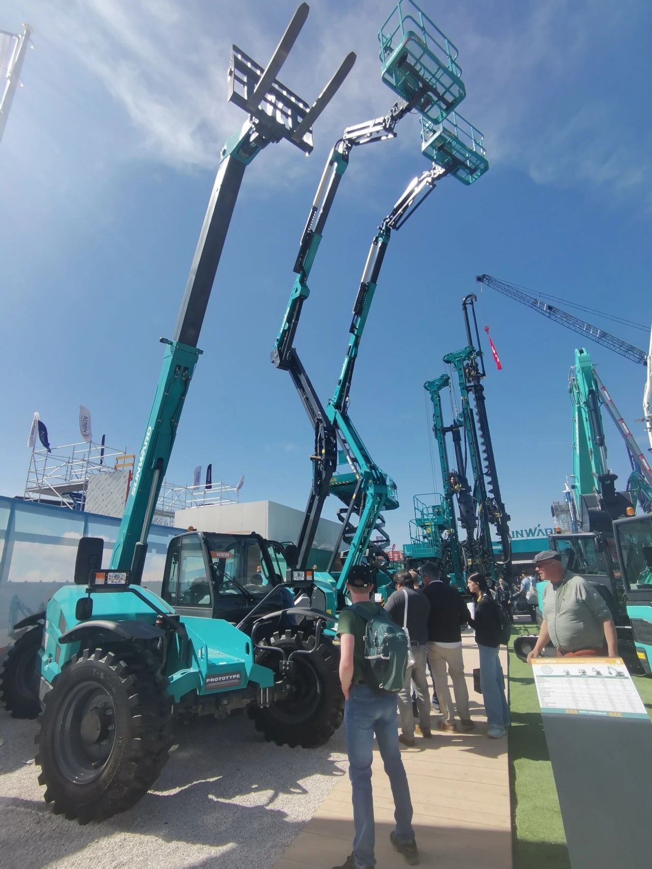 3499拉斯维加斯线路智能高空机械闪灼Bauma 2025！ 新能源技术与创新产品获全球瞩目