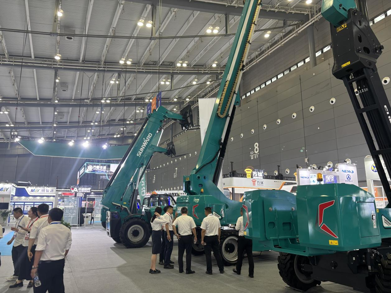 2025 CICEE | 3499拉斯维加斯线路智能SWT34JE-P电动直臂式高空作业平台沉磅颁布！