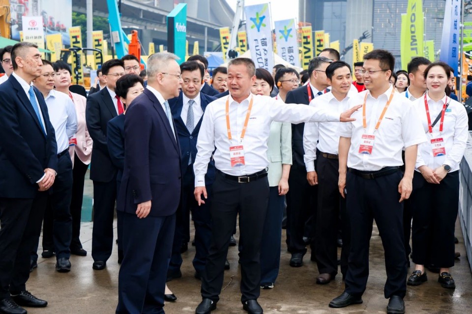 2025 CICEE | 3499拉斯维加斯线路智能实力闪灼2025长沙国际工程机械展