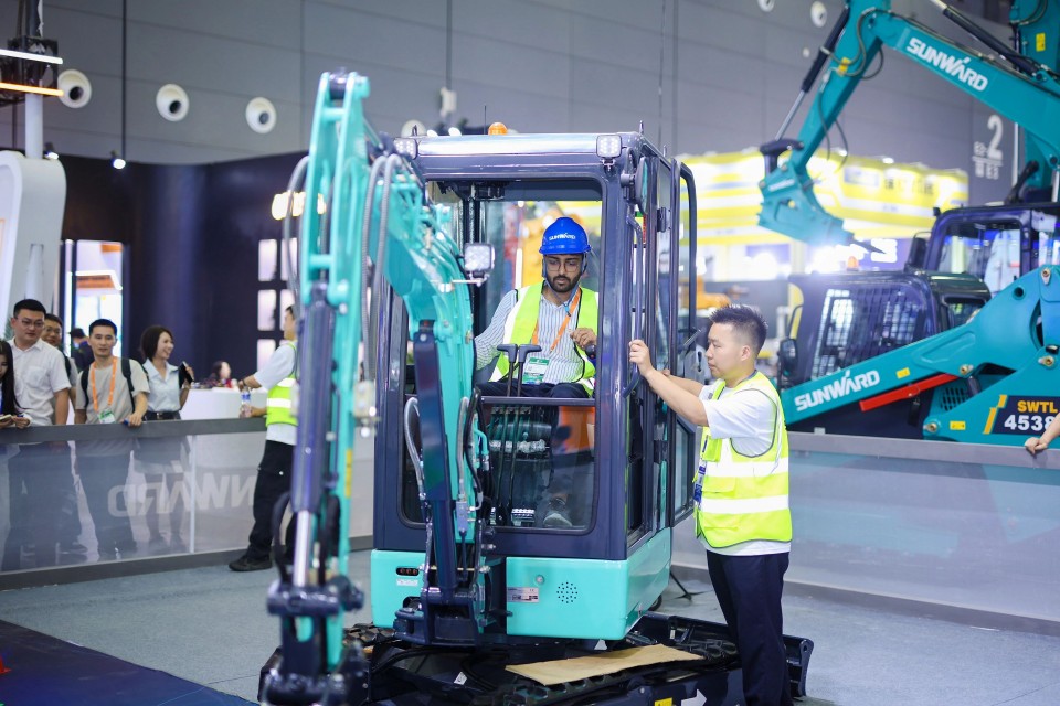 2025 CICEE | 3499拉斯维加斯线路智能实力闪灼2025长沙国际工程机械展