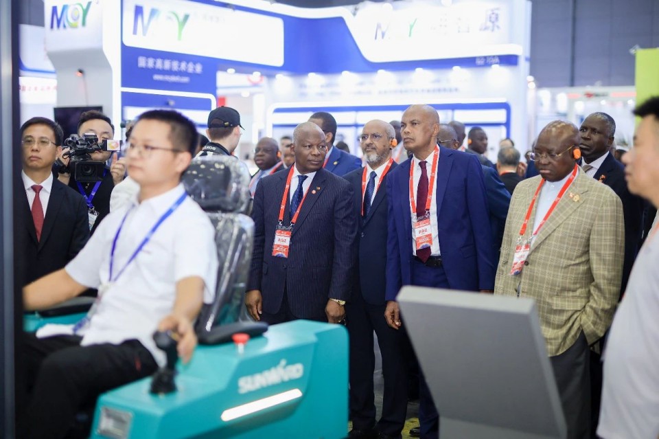 2025 CICEE | 3499拉斯维加斯线路智能实力闪灼2025长沙国际工程机械展