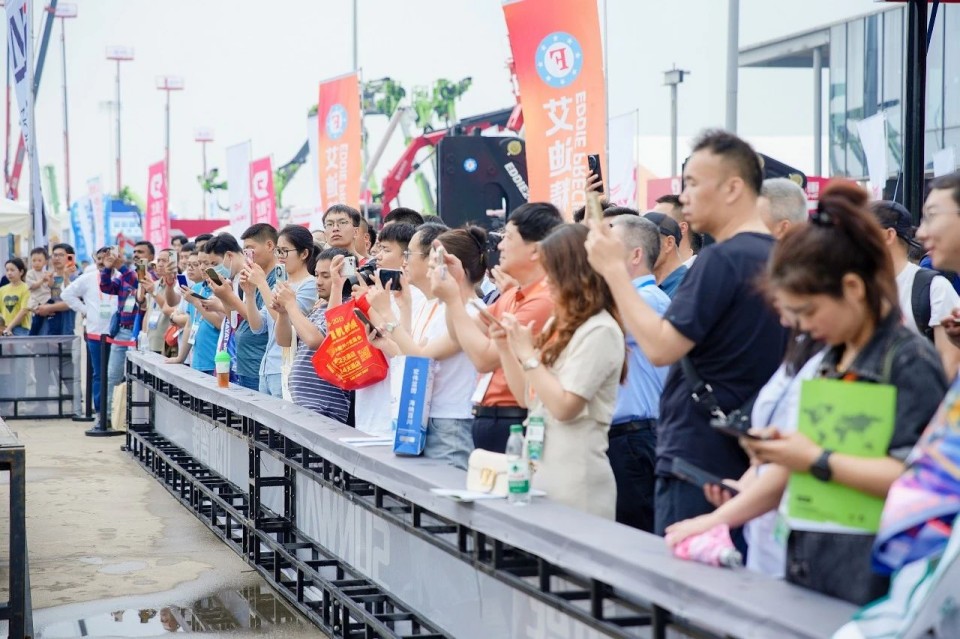 2025 CICEE | 3499拉斯维加斯线路智能实力闪灼2025长沙国际工程机械展