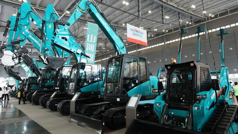 2025 CICEE | 从单一工具迈向多元化解决规划，3499拉斯维加斯线路智能出现非凡挖掘机风采