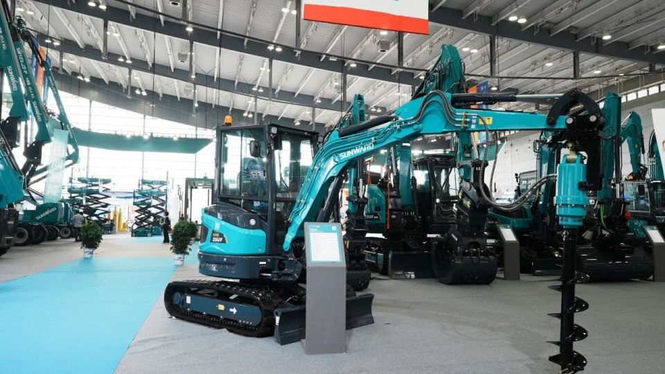 2025 CICEE | 从单一工具迈向多元化解决规划，3499拉斯维加斯线路智能出现非凡挖掘机风采