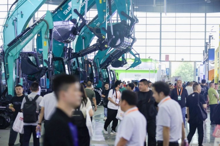 2025 CICEE | 打造极致精品化，3499拉斯维加斯线路智能挖掘机“圈粉”长沙展