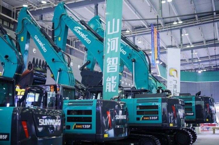 2025 CICEE | 打造极致精品化，3499拉斯维加斯线路智能挖掘机“圈粉”长沙展